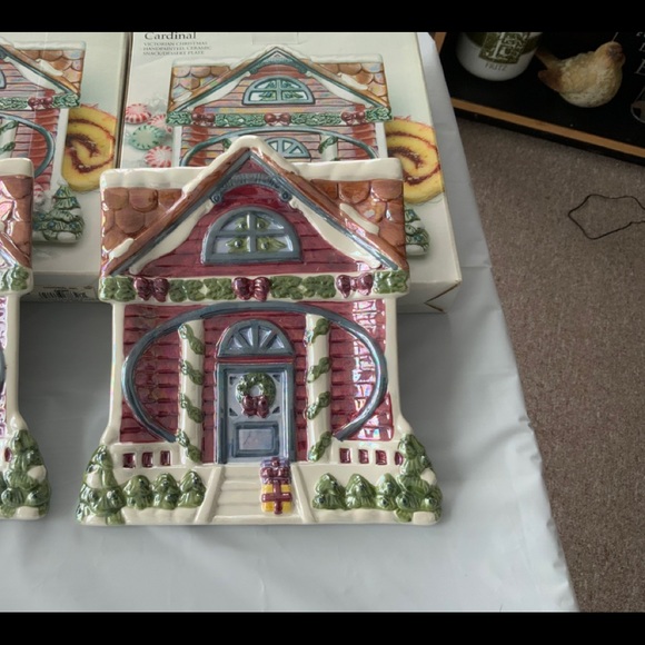 Cardinal Victorian Christmas 8” Plate - Picture 2 of 8